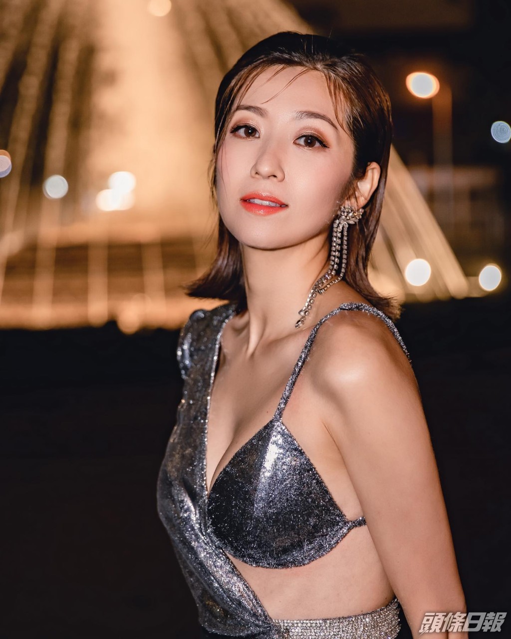 陳自瑤自今仍保持21吋纖腰，更有人魚線！